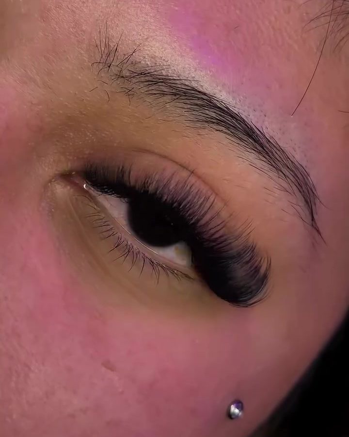4D volume lash set, close up